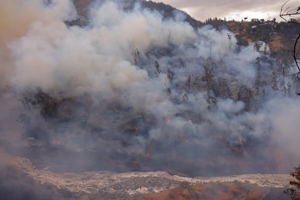 Wildfire burns in Quito