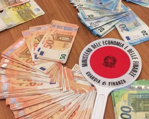 Drug gang using Chinese money brokers uncovered, Italian police say