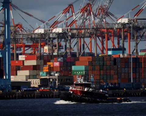 Agriculture groups urge White House to avert East Coast port strike