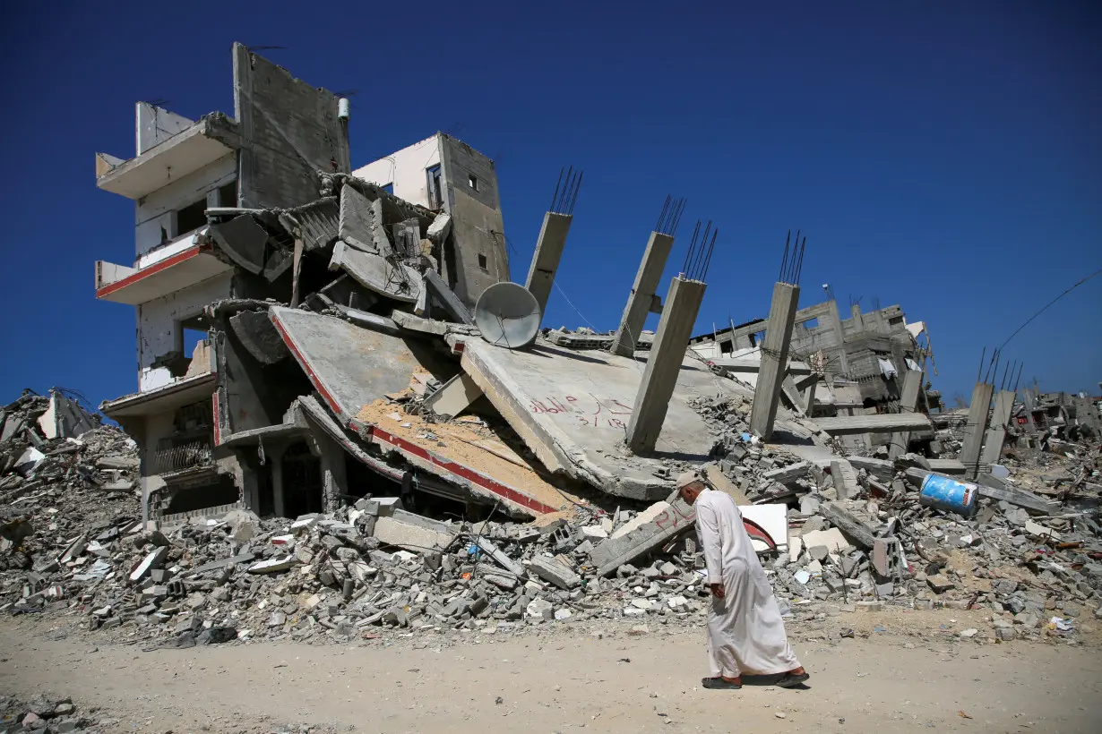 Scenes of destruction amid the Israel-Hamas conflict, in Khan Younis, in the southern Gaza Strip