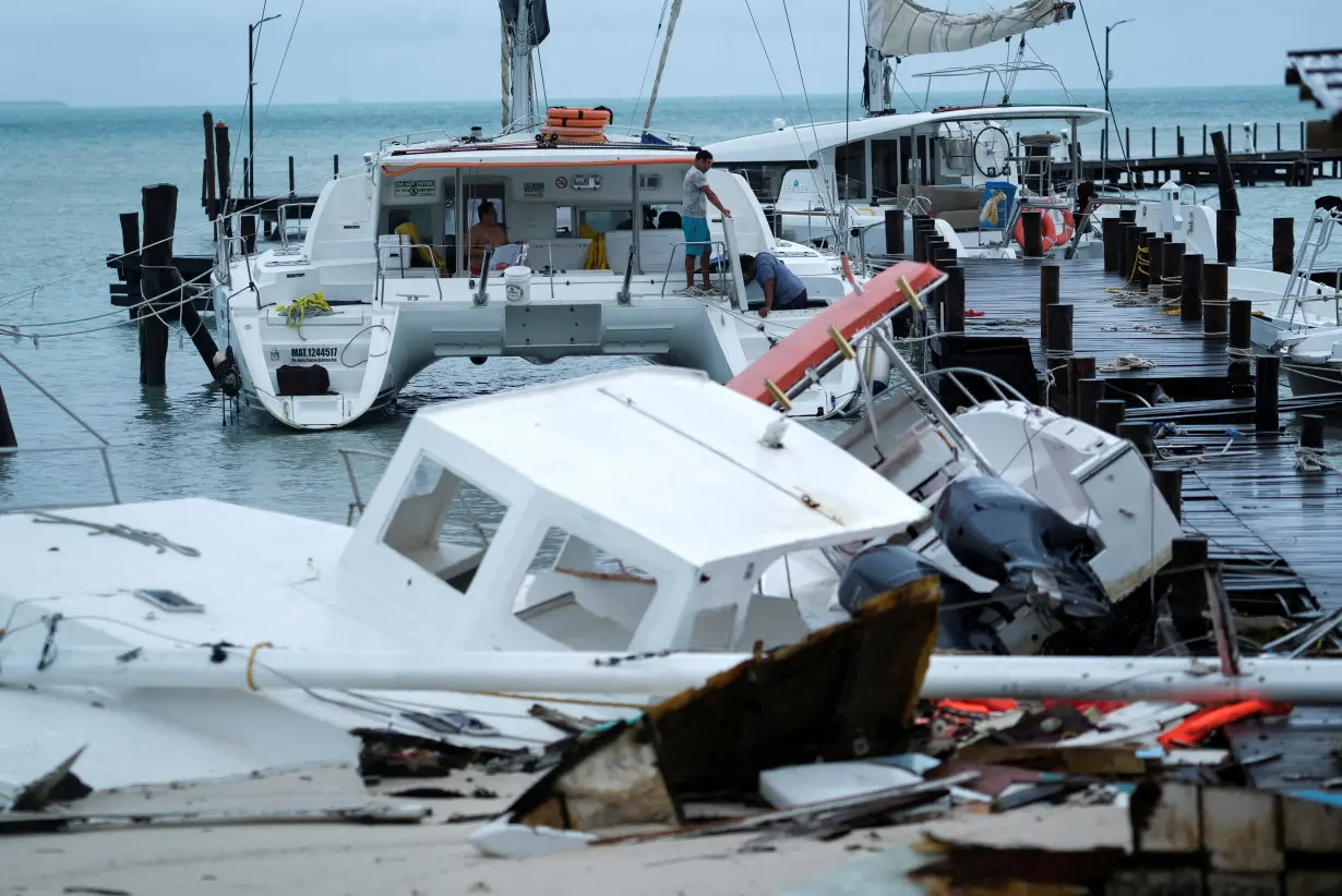 Tropical Storm Helene hits Cancun