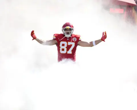 Chiefs tight end Travis Kelce has been instrumental in 3-0 start, even without his usual production