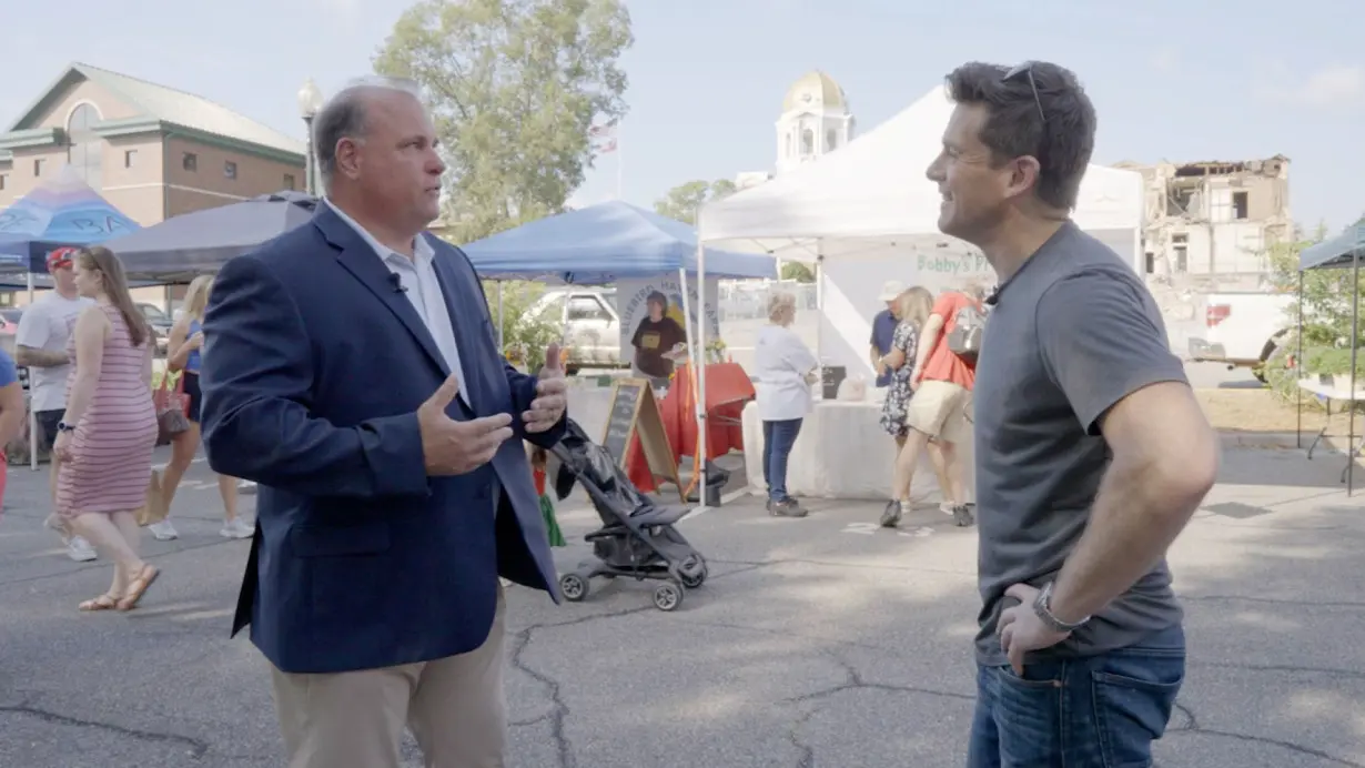 Cartersville, Georgia, Mayor Matt Santini talks with CNN's Phil Mattingly at the town's farmer's market.