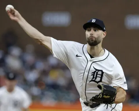 Tigers clinch AL wild card with 4-1 win over White Sox, ending decade-long postseason drought