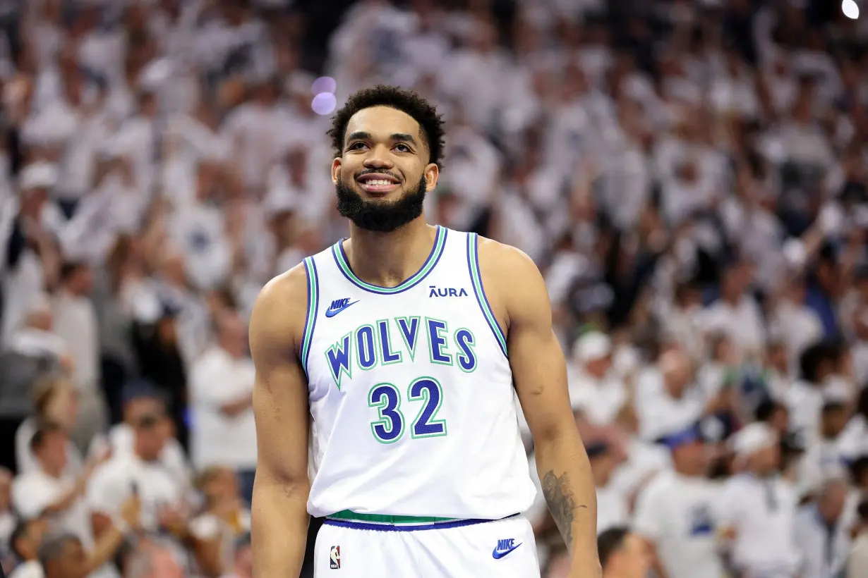 NBA All-Star Karl-Anthony Towns reportedly heading to New York, All-Star Julius Randle to Minnesota