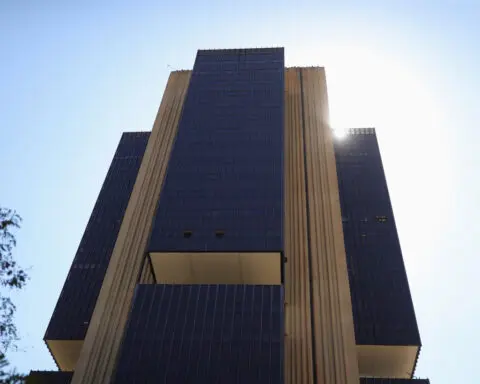 Brazil private economists forecast two 50-basis-point rate hikes this year