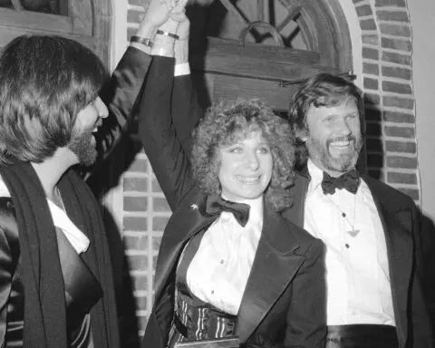 Barbra Streisand remembers ‘charming’ Kris Kristofferson