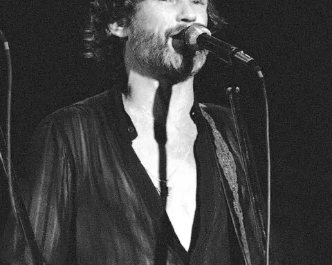 Kris Kristofferson was 'a walking contradiction,' a renegade and pilgrim surrounded by friends