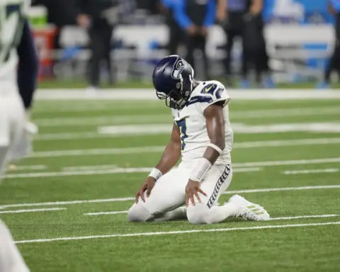 Jared Goff sets NFL record completing all 18 of his passes in Lions' 42-29 win over Seahawks