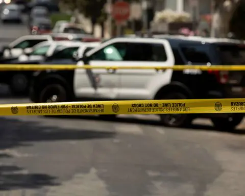 LAPD searches for suspects involved in shooting that left 6 injured