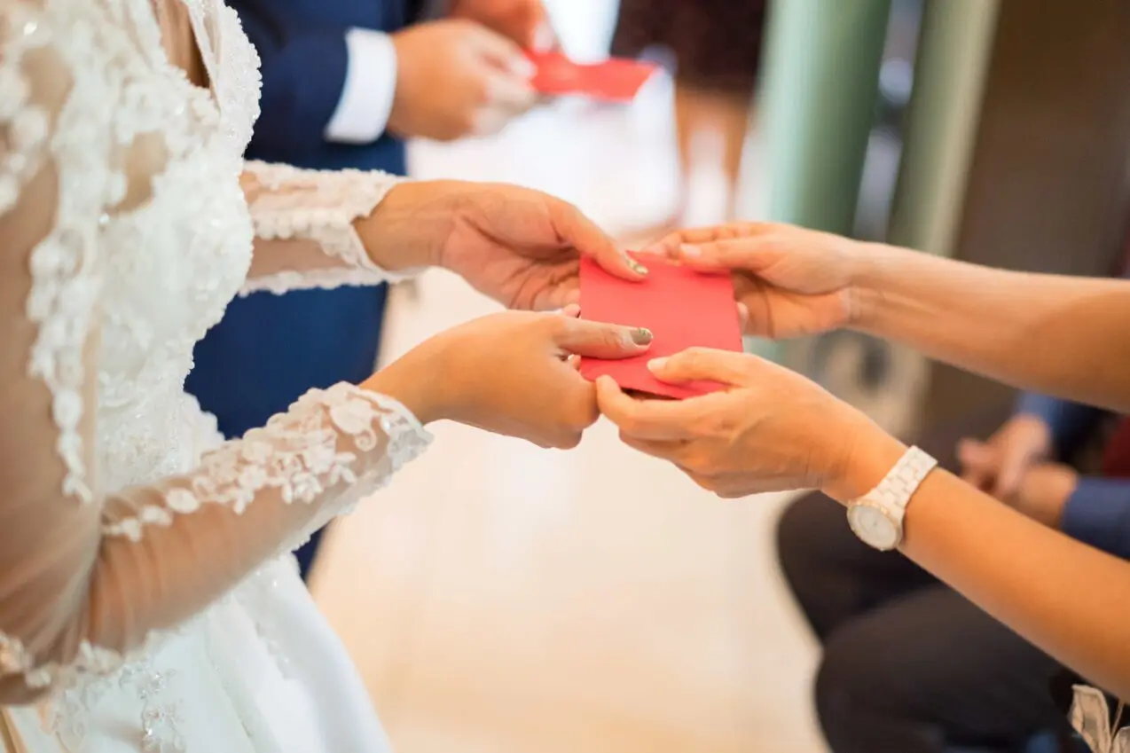 Maid of honor's $700 wedding gift ignored by bride sister