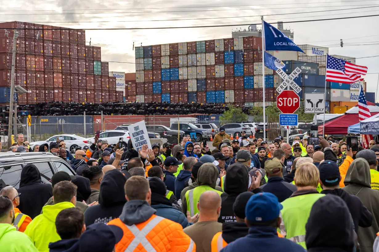 Dockworkers are waging a battle against automation. The rest of us may want to take notes