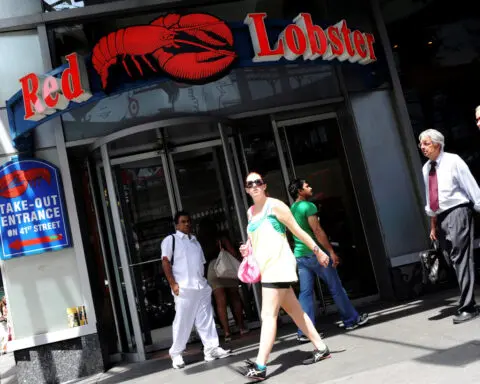 US seafood restaurants warned over false claims of locally caught fare, FTC commissioner says
