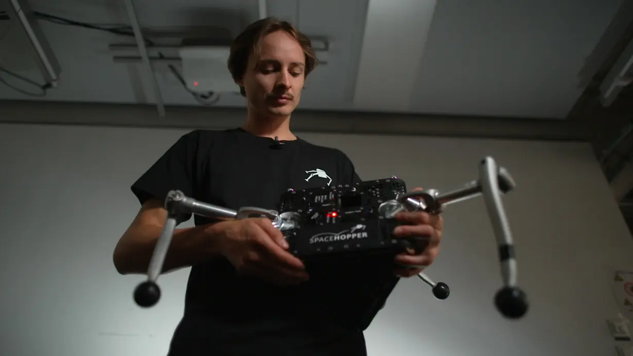 Meet SpaceHopper, a three-legged hopping asteroid explorer