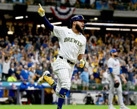 MLB Wild Card Game 2 round-up: Brewers force Game 3 as Tigers, Padres and Royals advance