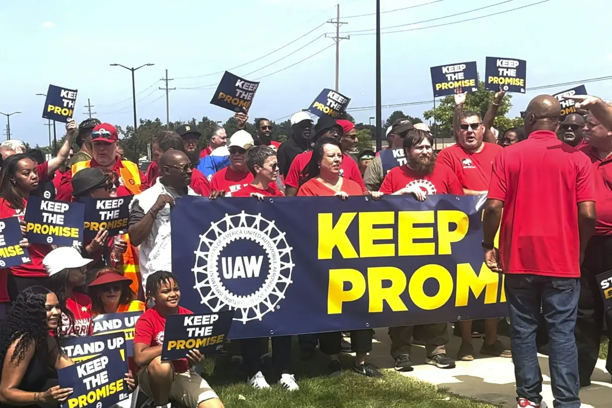 UAW is threatening new, smaller strikes against Stellantis − while contending with pressure from a court-appointed monitor