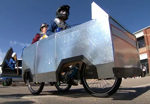 'We doing it in style, baby!': Highschool holds soap box derby