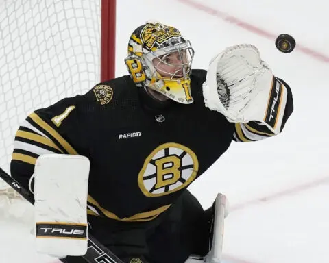 Boston Bruins goalie Jeremy Swayman signs for 8 years, $66 million