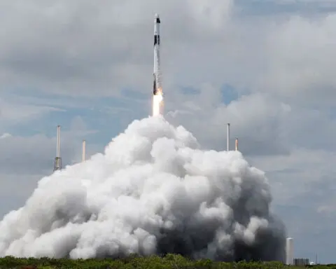 US FAA authorizes SpaceX Falcon 9 vehicle for Monday flight