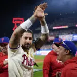 Castellanos wins Game 2 for Phillies with 9th-inning single, top Mets 7-6