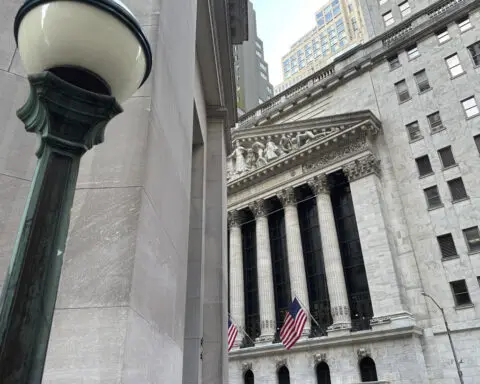 Stock market today: Wall Street slides after Treasury yields climb back above 4% and oil rises