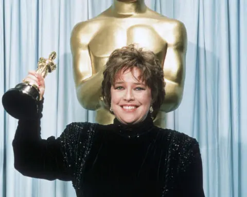 Kathy Bates shocked she forgot this moment in her 1991 Oscars speech