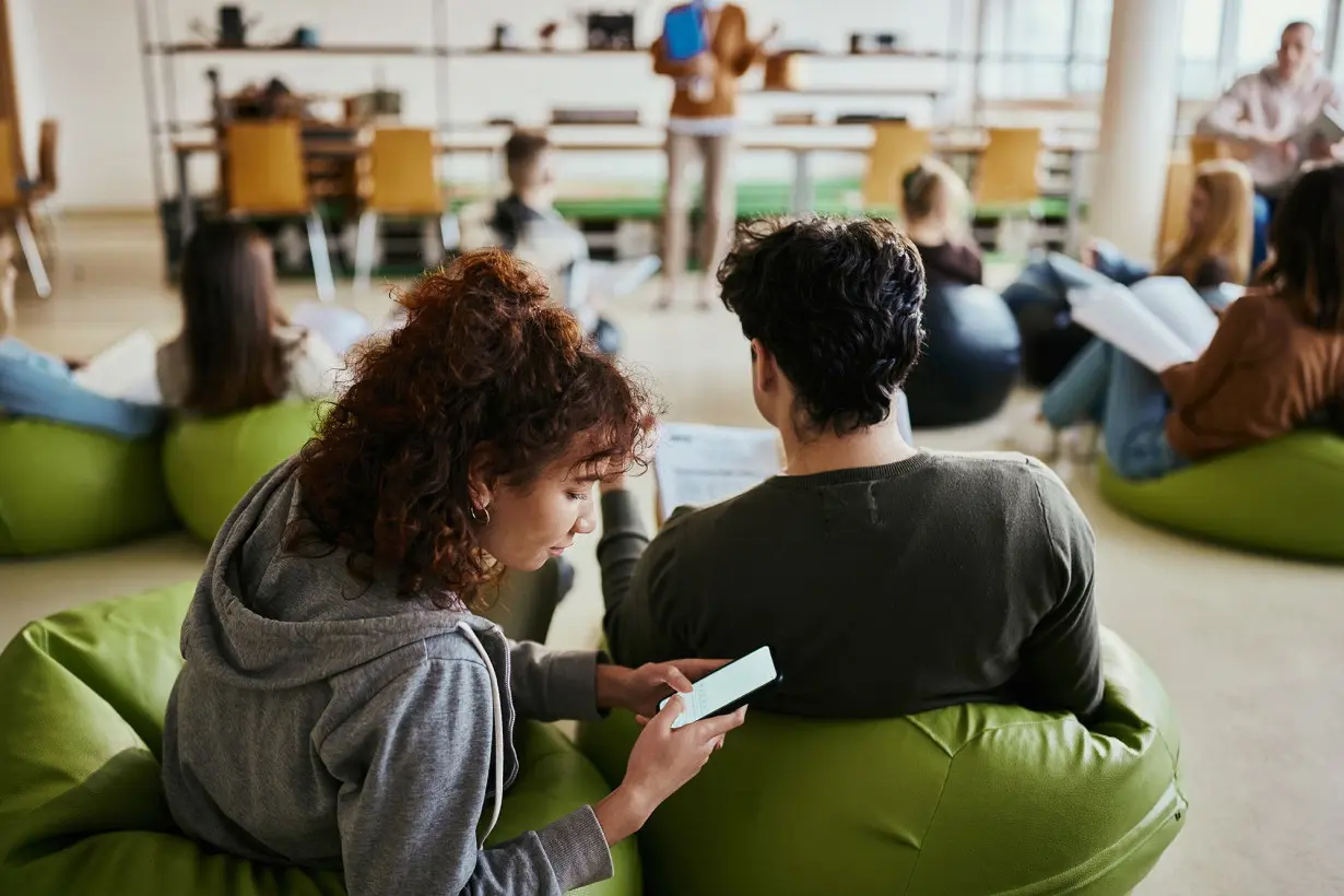 Doomscrolling, snack schedules and group chats: A teen shares why she can't quit her phone