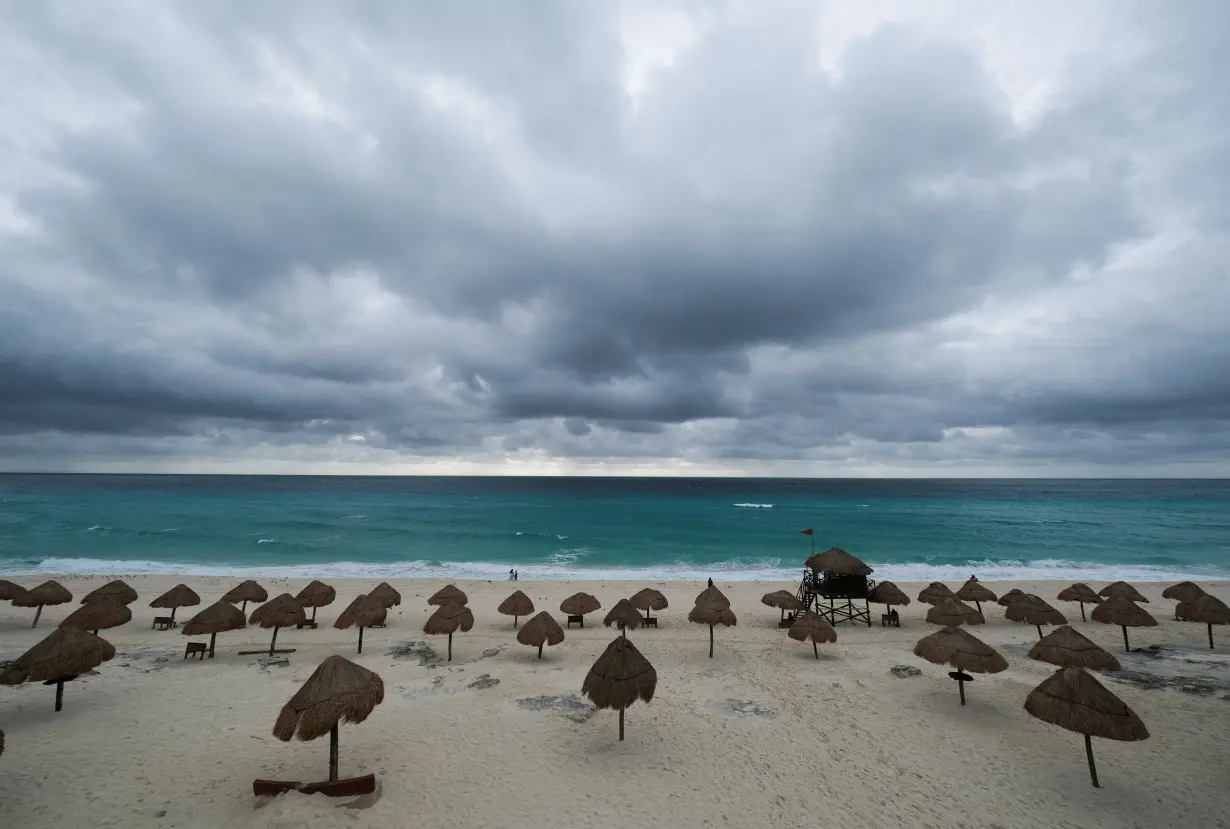 Hurricane Milton advances past Mexico's Yucatan Peninsula on its way to Florida