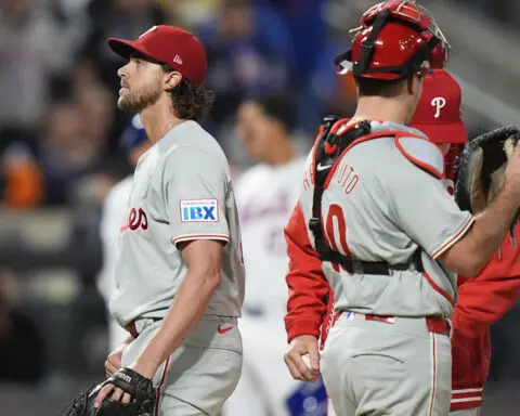 Phillies one defeat from elimination after 7-2 loss to Mets in Game 3 of NLDS