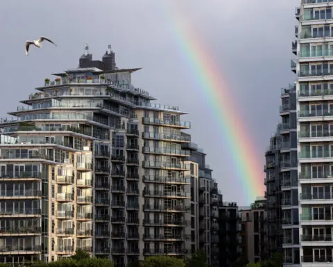 UK property market strengthens, pressure on renters intensifies, RICS says