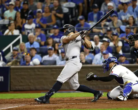 Giancarlo Stanton hits go-ahead homer in the eighth, Yankees beat Royals 3-2 in Game 3 of the ALDS