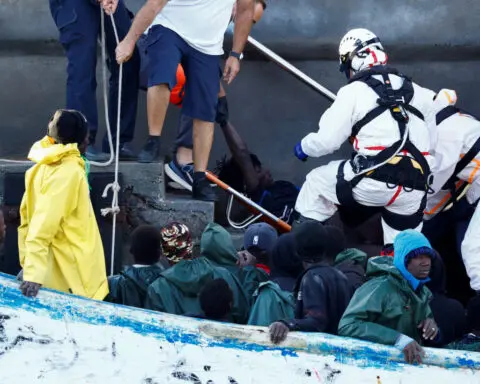 Spain wants border agency Frontex to patrol African seas to curb migration