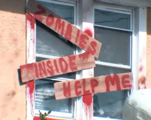 FDNY shuts down 'death trap' haunted house in Queens