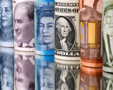 Global money market funds draw inflows for third week in a row