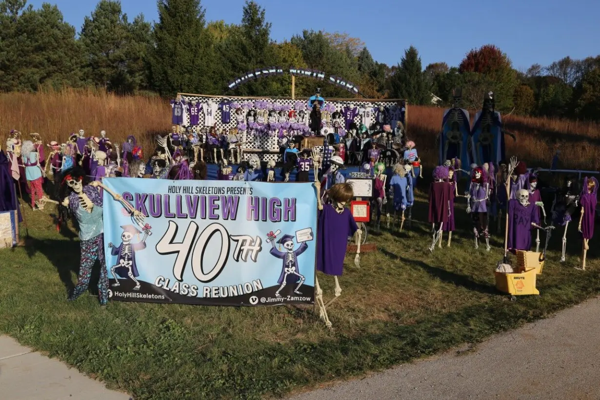 25th annual Holy Hill Skeleton display: Skullview High's 40th Class Reunion