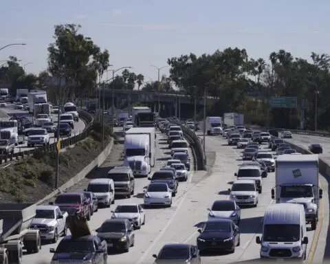 Road rage shooting in LA leaves 1 dead, shuts down Interstate 5 for hours