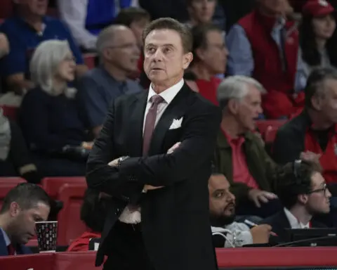 Rick Pitino makes surprise visit to Kentucky, says 'I'm so happy to be back' to support Mark Pope