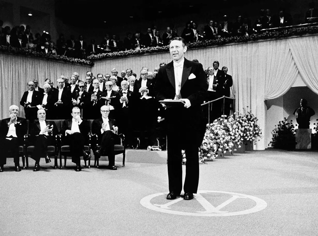 Paul Berg accepts the Nobel Prize for chemistry in Stockholm in December 1980.