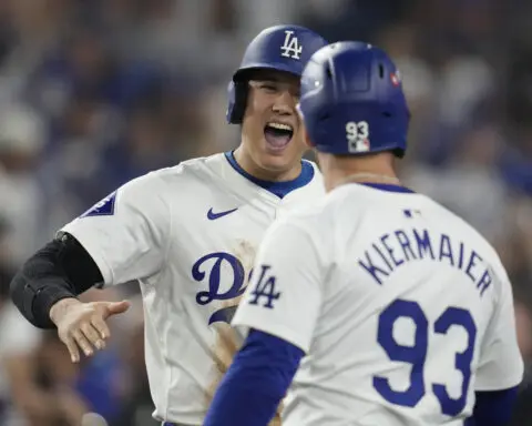 Shohei Ohtani stolen base streak ends at 36 in NLCS, caught for first time since July 22