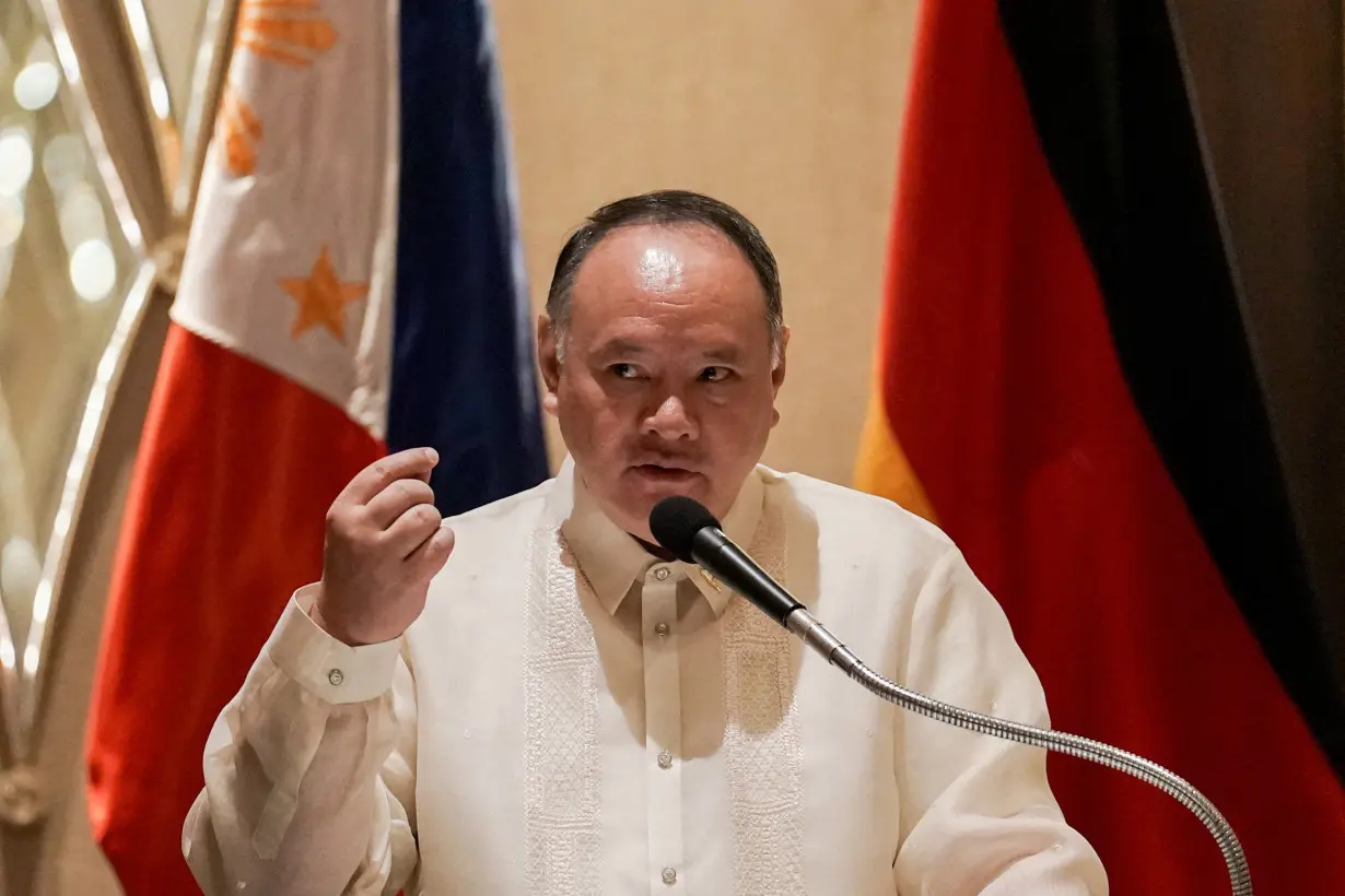 German Defence Minister Boris Pistorius visits Philippines