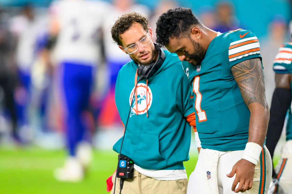 Miami Dolphins head coach expects Tua Tagovailoa to play again this year after latest concussion