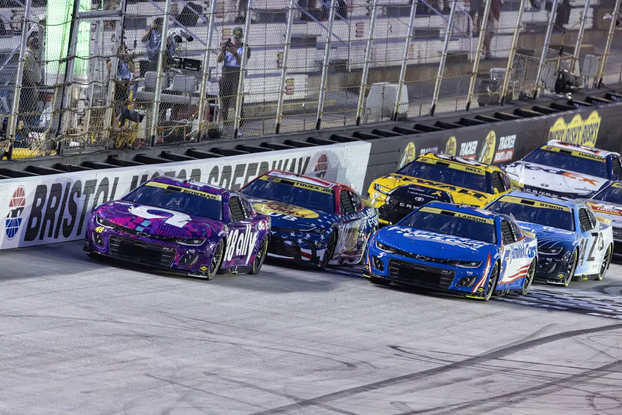 NASCAR Bristol Auto Racing