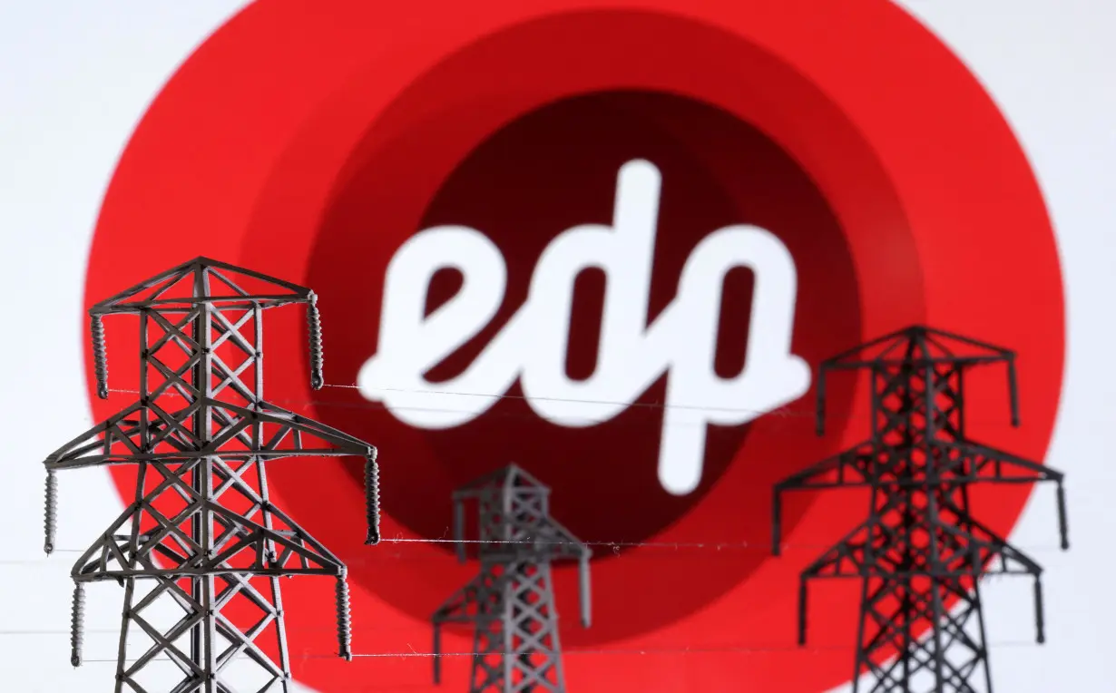 Illustration shows Electric power transmission pylon miniatures and EDP Renovaveis logo