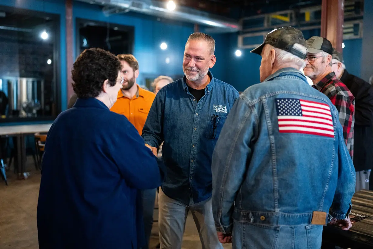 Dan Osborn's unorthodox campaign challenges GOP stronghold in Nebraska's US Senate race