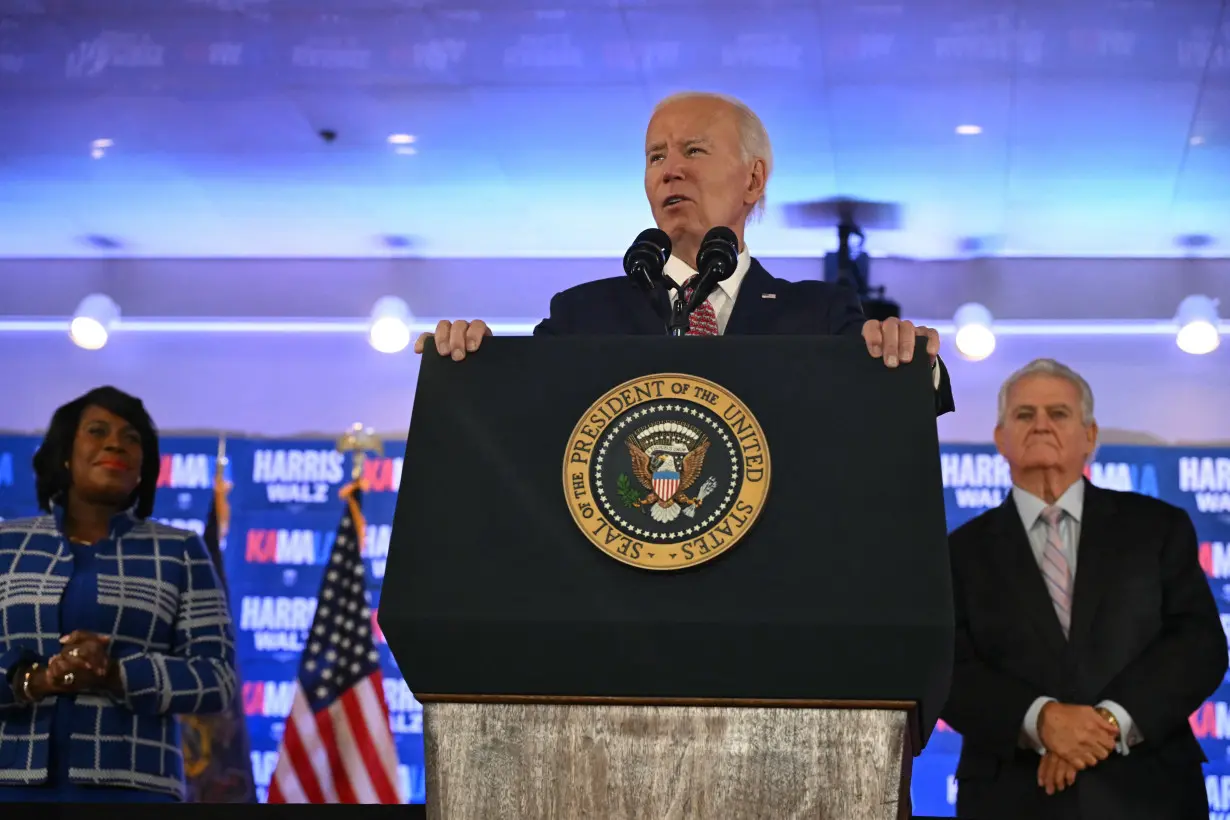 A rare Biden campaign trail appearance reveals a delicate balancing act for him and Harris