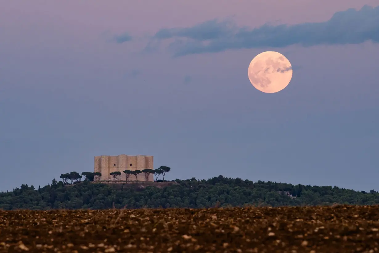 Why the full moon that's set to rise is the supermoon to watch