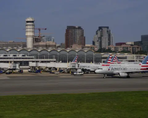 5 big airlines will share new long-haul flights to Reagan National Airport near Washington