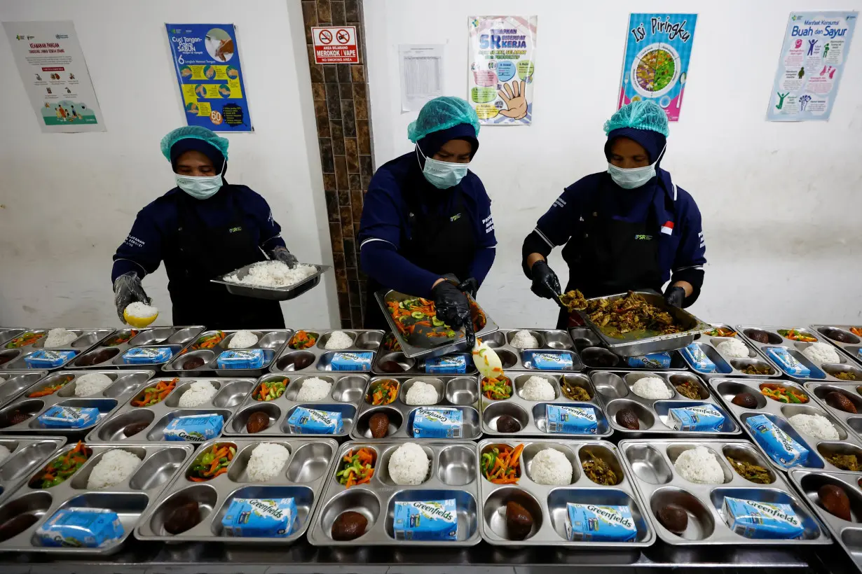 Free nutritious meals program trial in Sukabumi