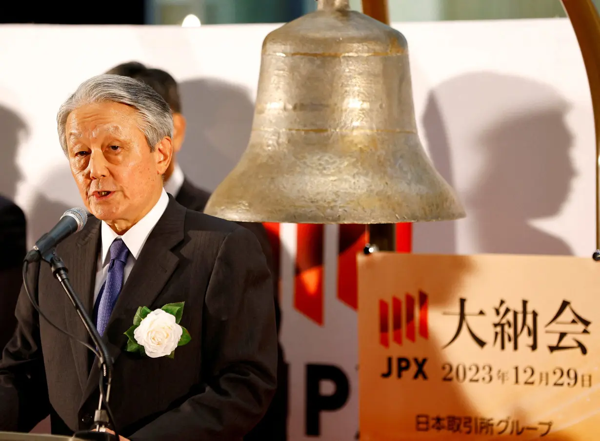 FILE PHOTO: Ceremony marking the end of trading in 2023 at the Tokyo Stock Exchange (TSE) in Tokyo