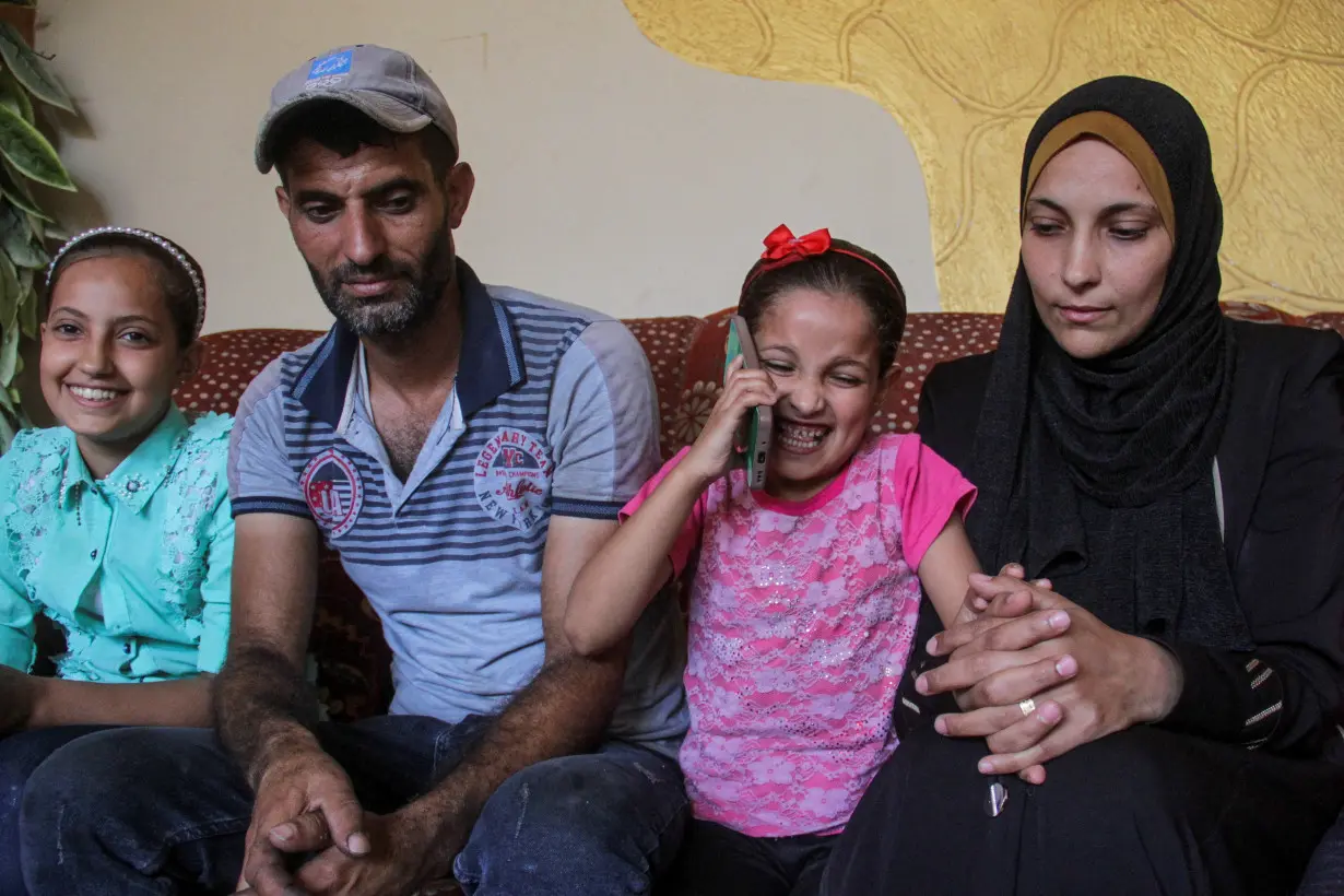 Israeli checkpoints separate displaced families in Gaza, no reunion in sight